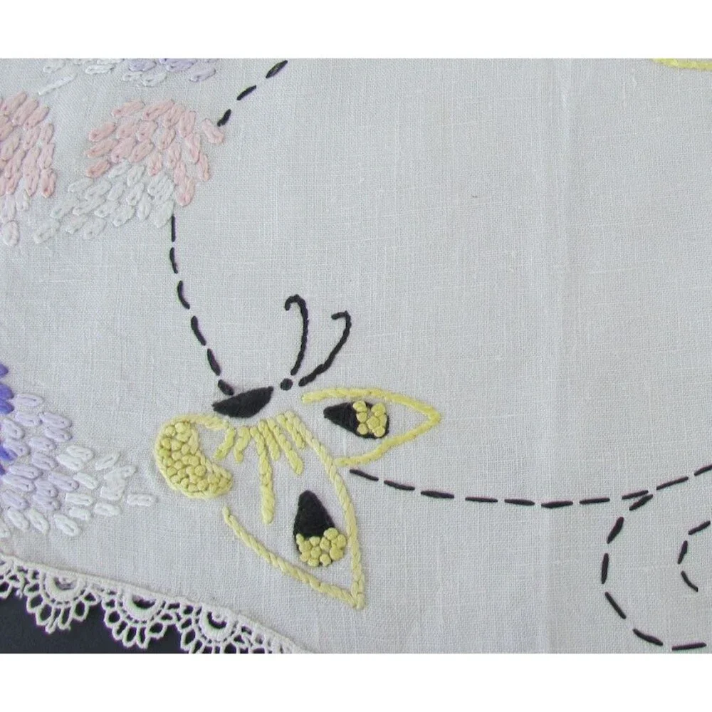 Vintage Butterfly Floral Doily Dresser Scarf Embroidery Set Linen Crochet Edges
